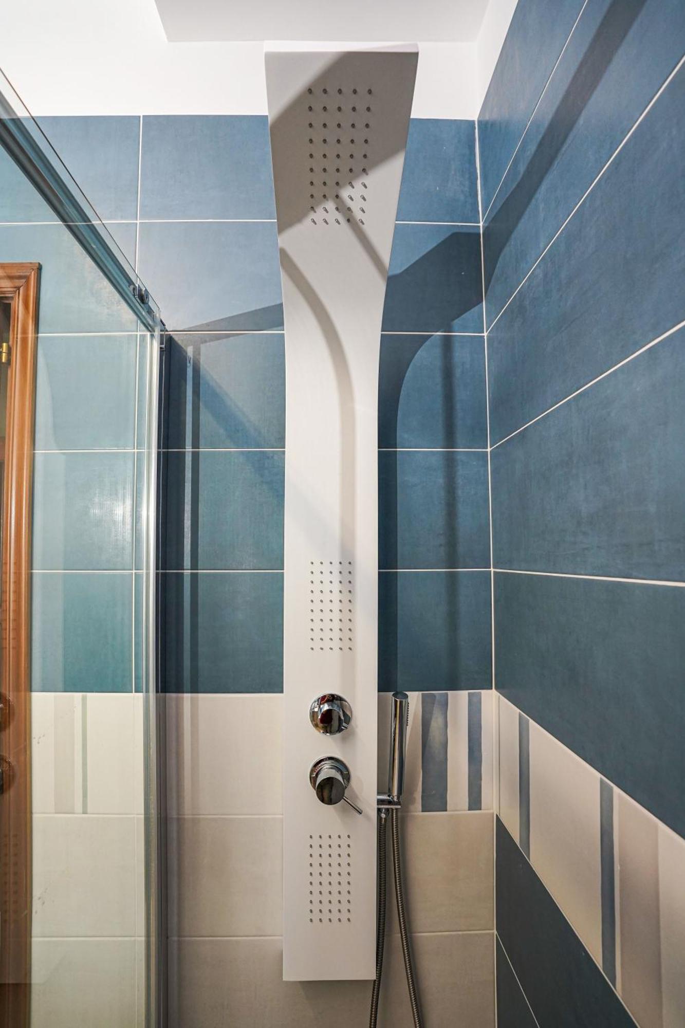 La Casa Di Azzurra Centro Citta Appartamento Fino A 4 Posti Letto E 2 Bagni Foggia Exterior photo